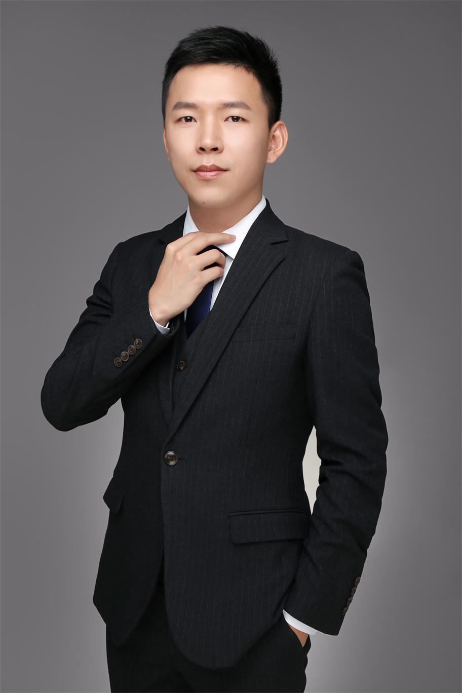 杨荣鑑 创始人 & 执行董事